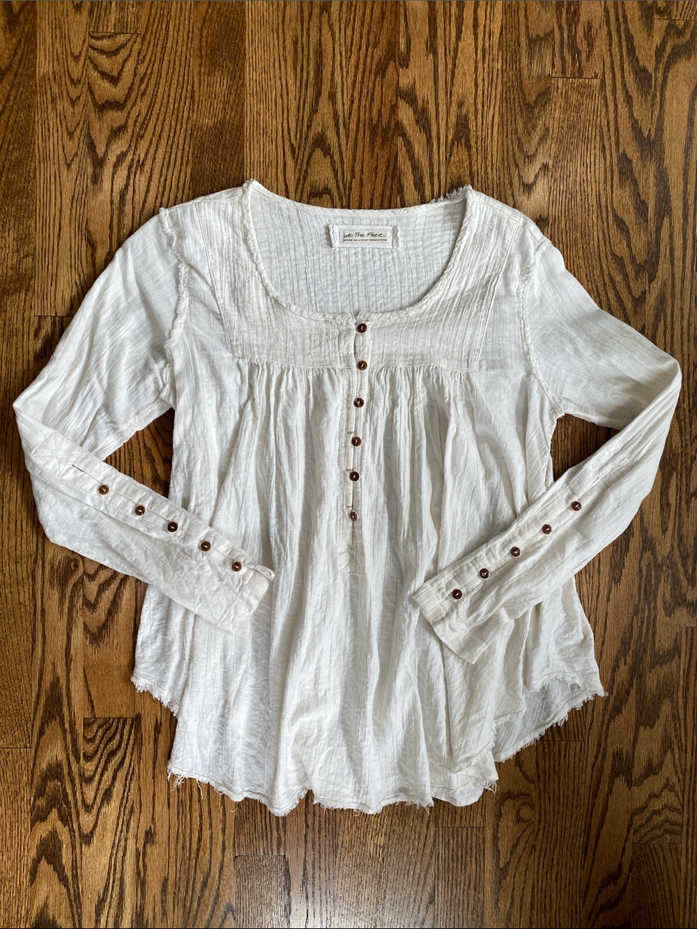 Free People We The Free Sand Dune Henley, size M. Like new condition